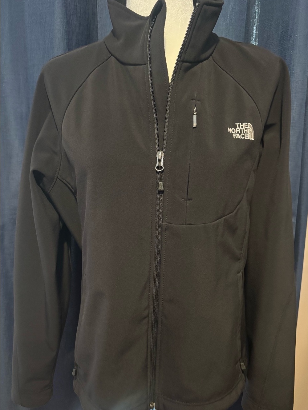 The North Face Women’s Black Softshell Full-Zip Jacket